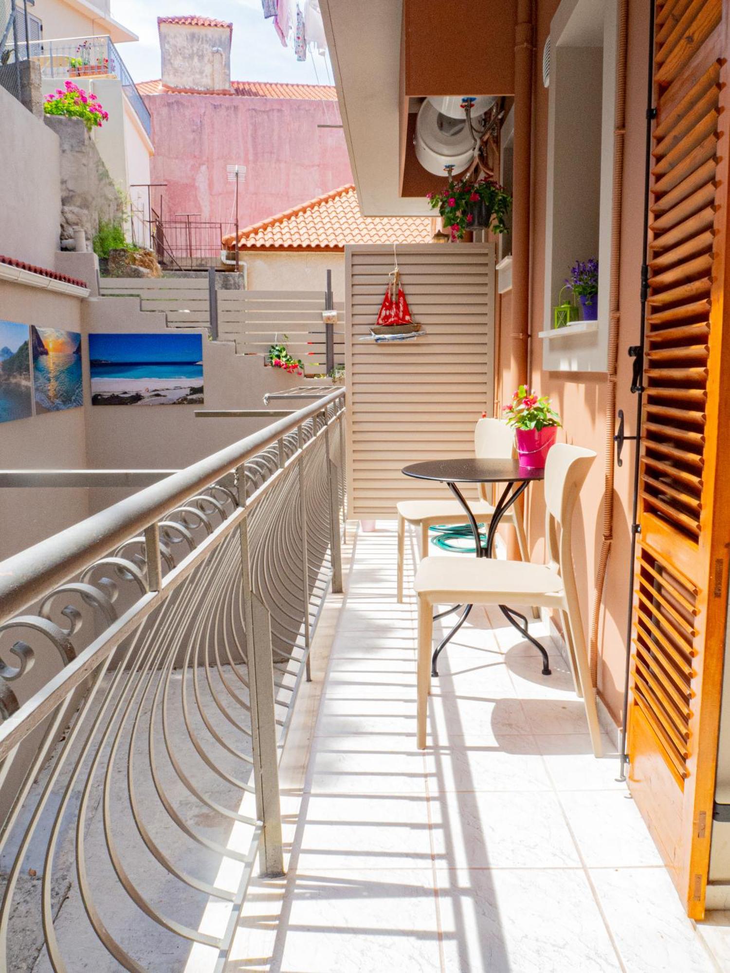 Dina * Argostoli (Kefalonia)